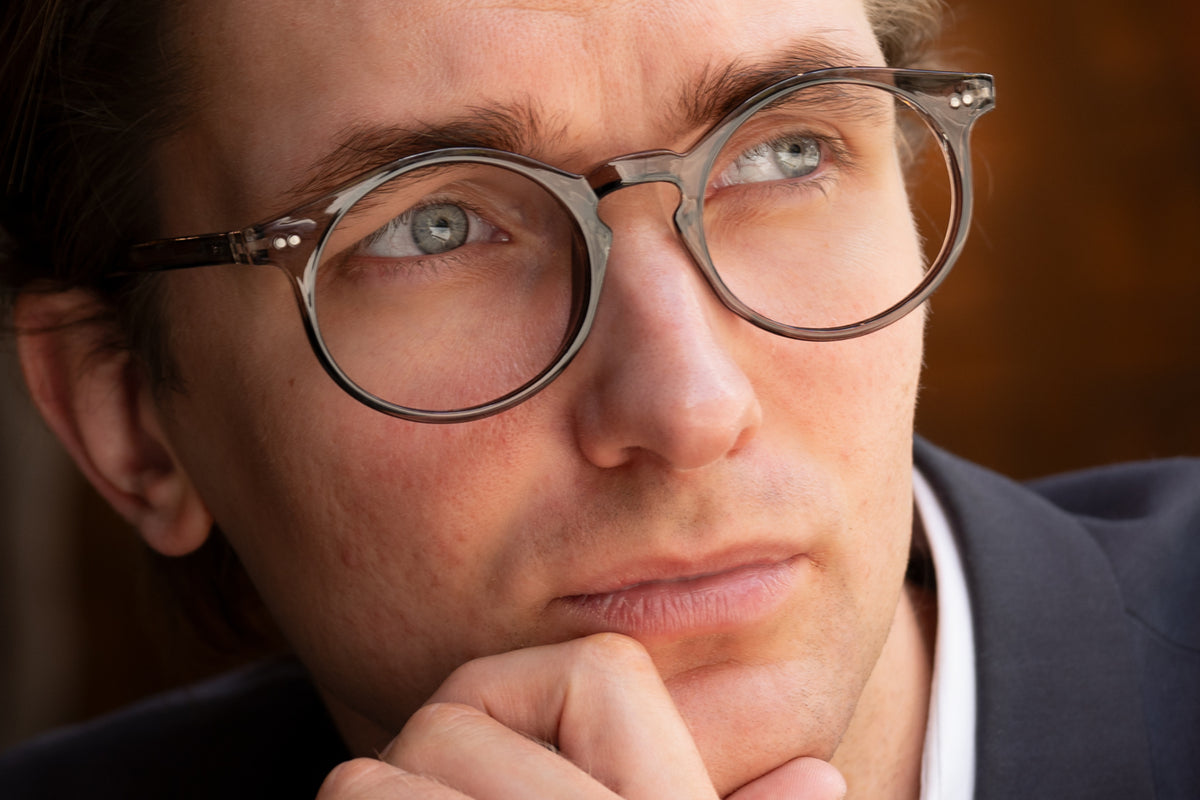 ASH transp grey Reading Glasses