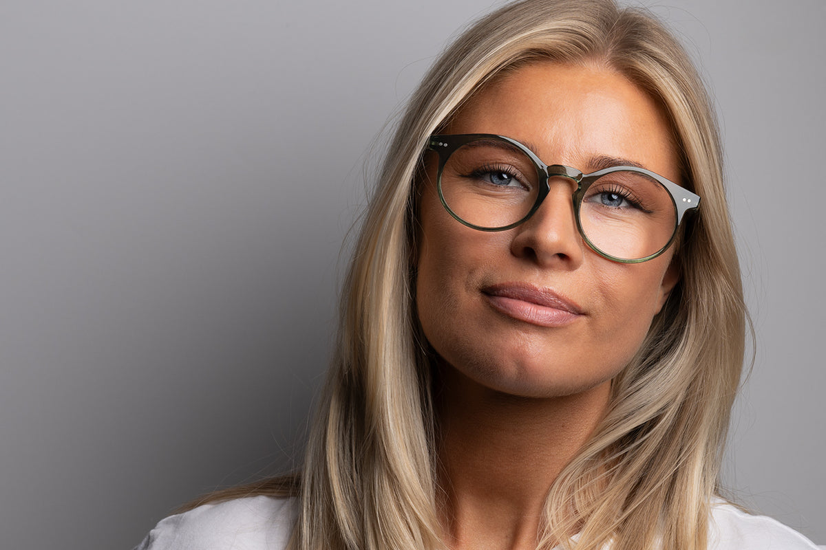 AXEL transp olive Reading Glasses
