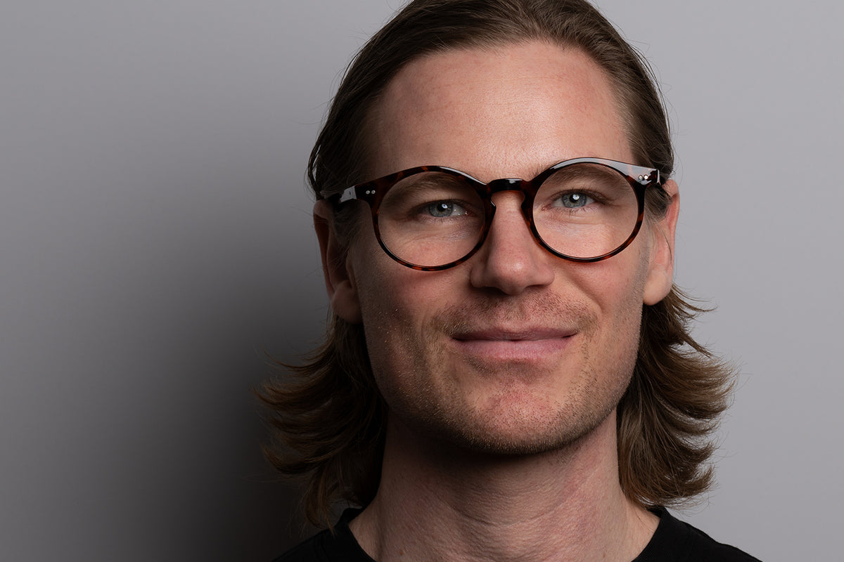 HANS turtle brown botton milky Reading Glasses