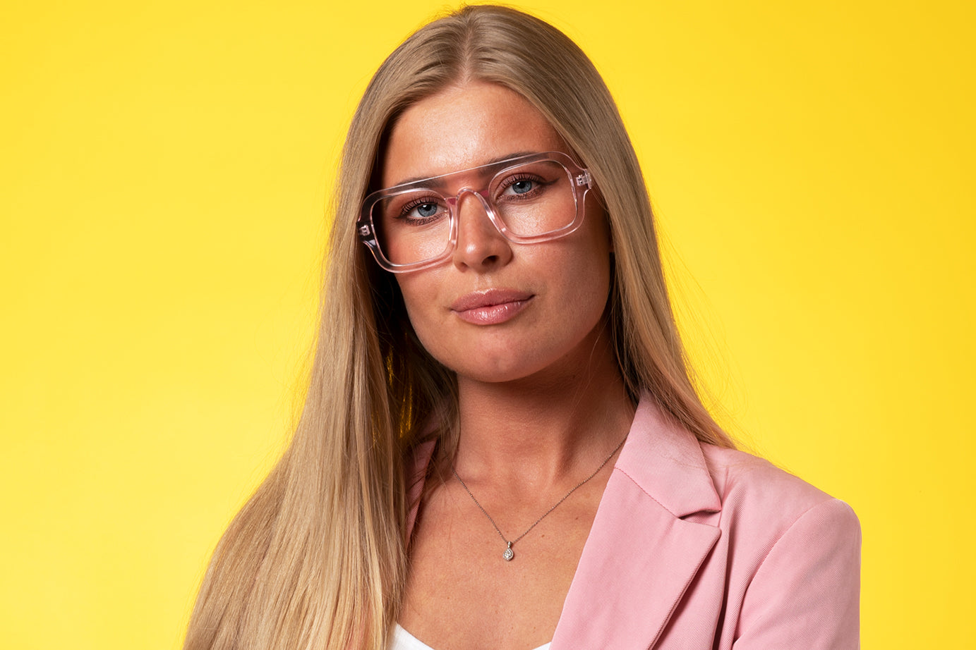 SIGGE transp. pink Reading Glasses. Få kvar i lager!