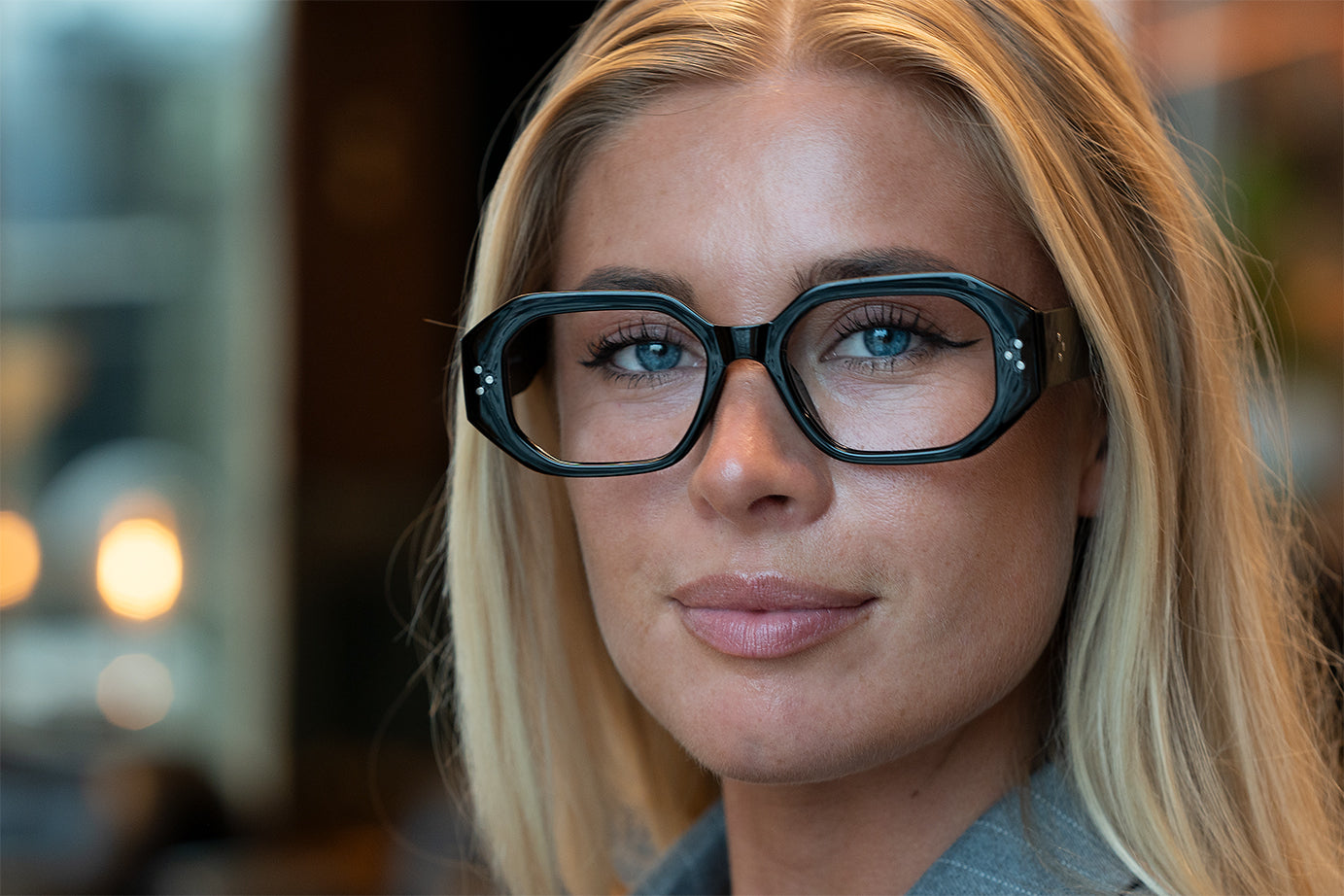 ADRIANA solid black Reading Glasses. NYHET