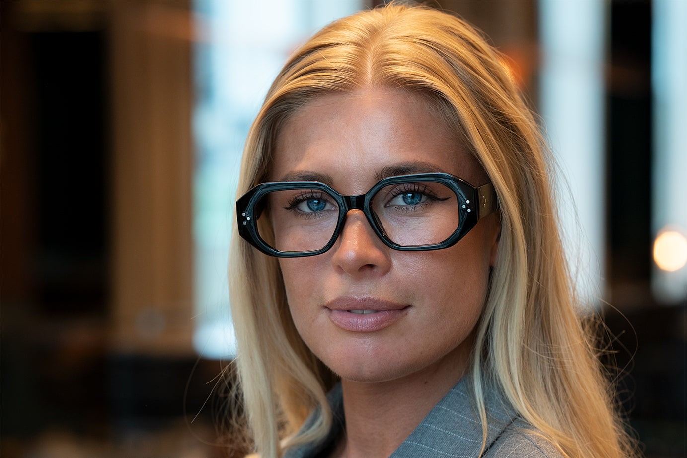 ADRIANA solid black Reading Glasses. NYHET