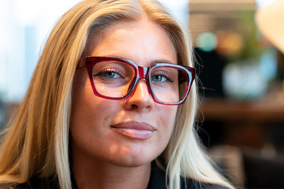 KELDA transp dark red Reading Glasses.