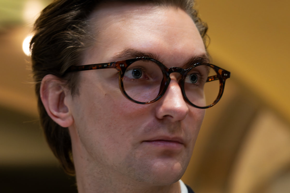 HANS turtle brown botton milky Reading Glasses