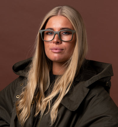 DOROTEA tåget mat oliven Læsebriller. Hold på lager.